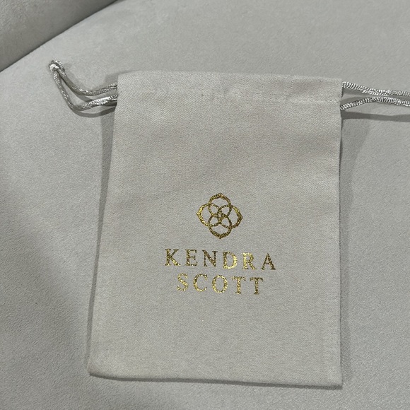 Kendra Scott Necklace - Picture 5 of 5